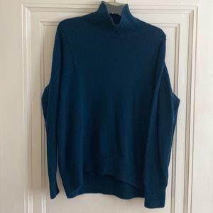 Athleta wool/ cashmere turtleneck sweater - size M